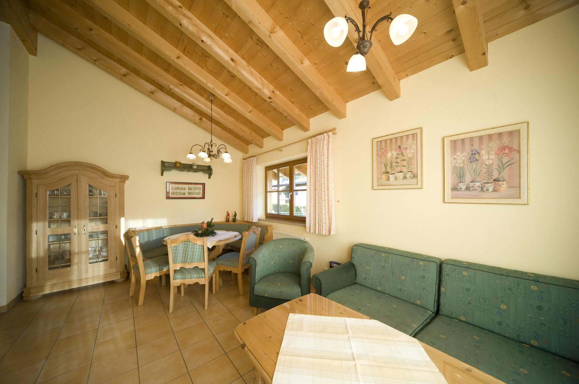 Appartement Haus Sieben Zwerge à Ehrwald Extérieur photo